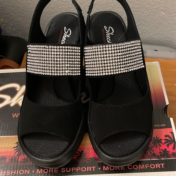 Skechers Shoes - New Skechers sandals in an original box